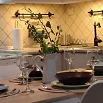 Tenios Urban Nest Retreat Apartment *